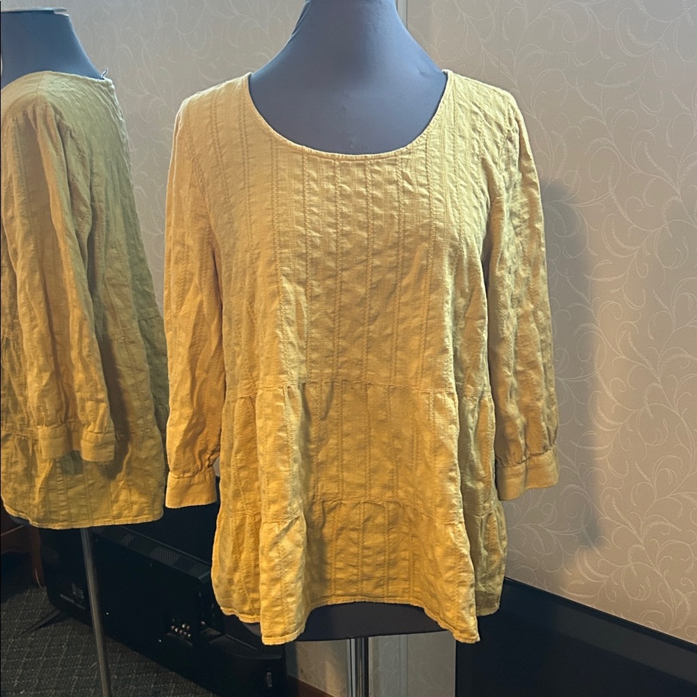 Women's Scoop Neck j.Jill Peplum Top in Mustard Yellow size L
